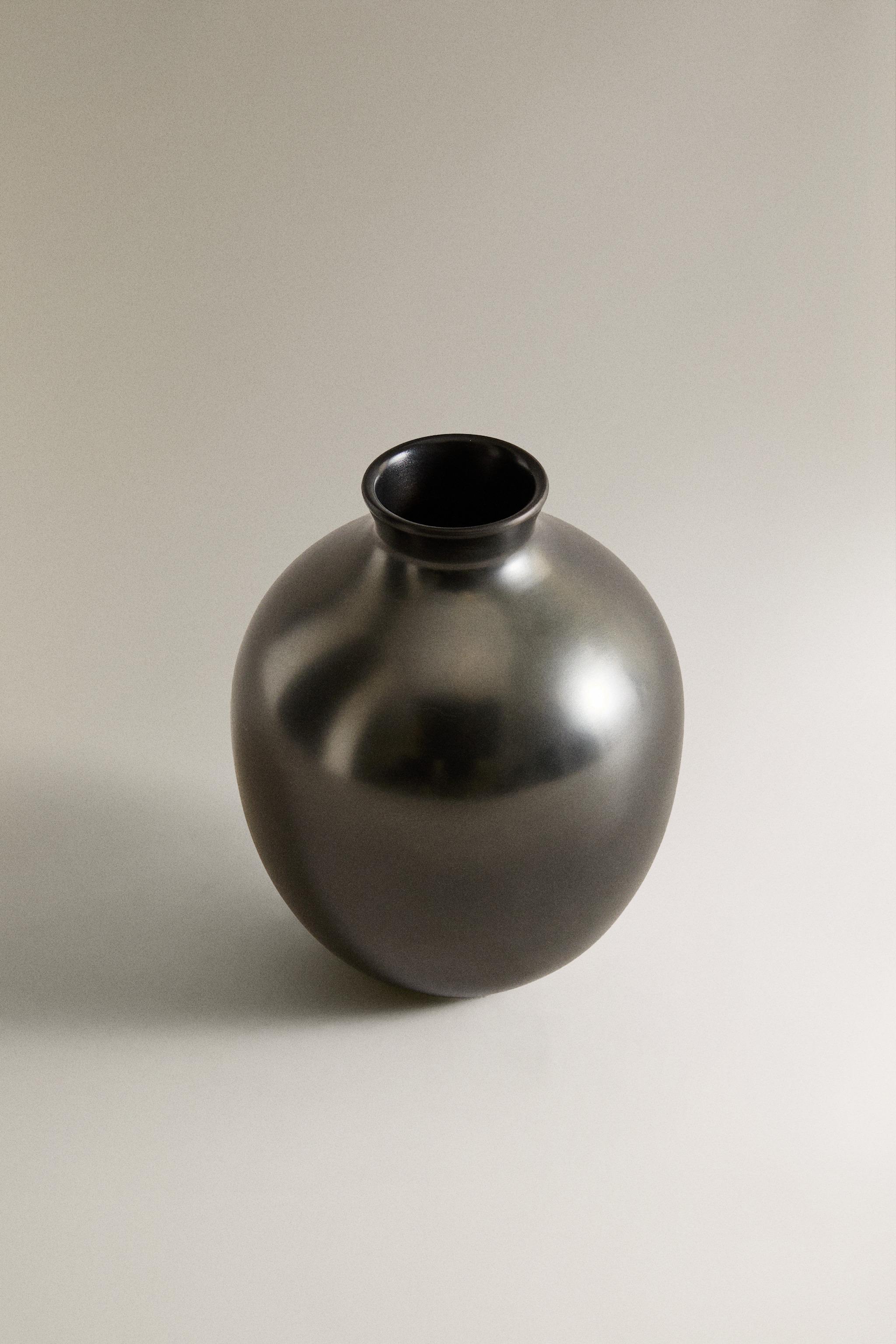 PETIT BRASS VESSEL ORB I COLIN KING